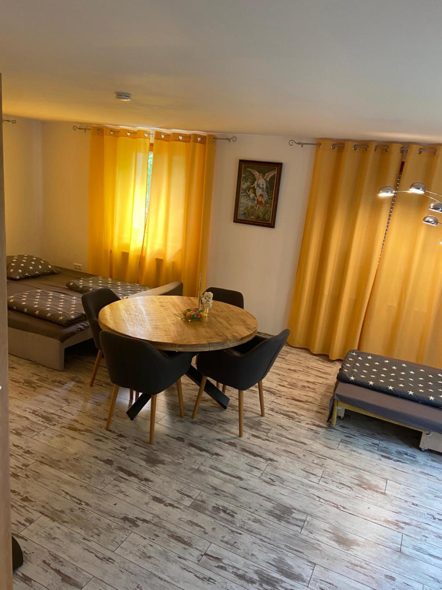 Zirndorf Sweet Home Exterior foto